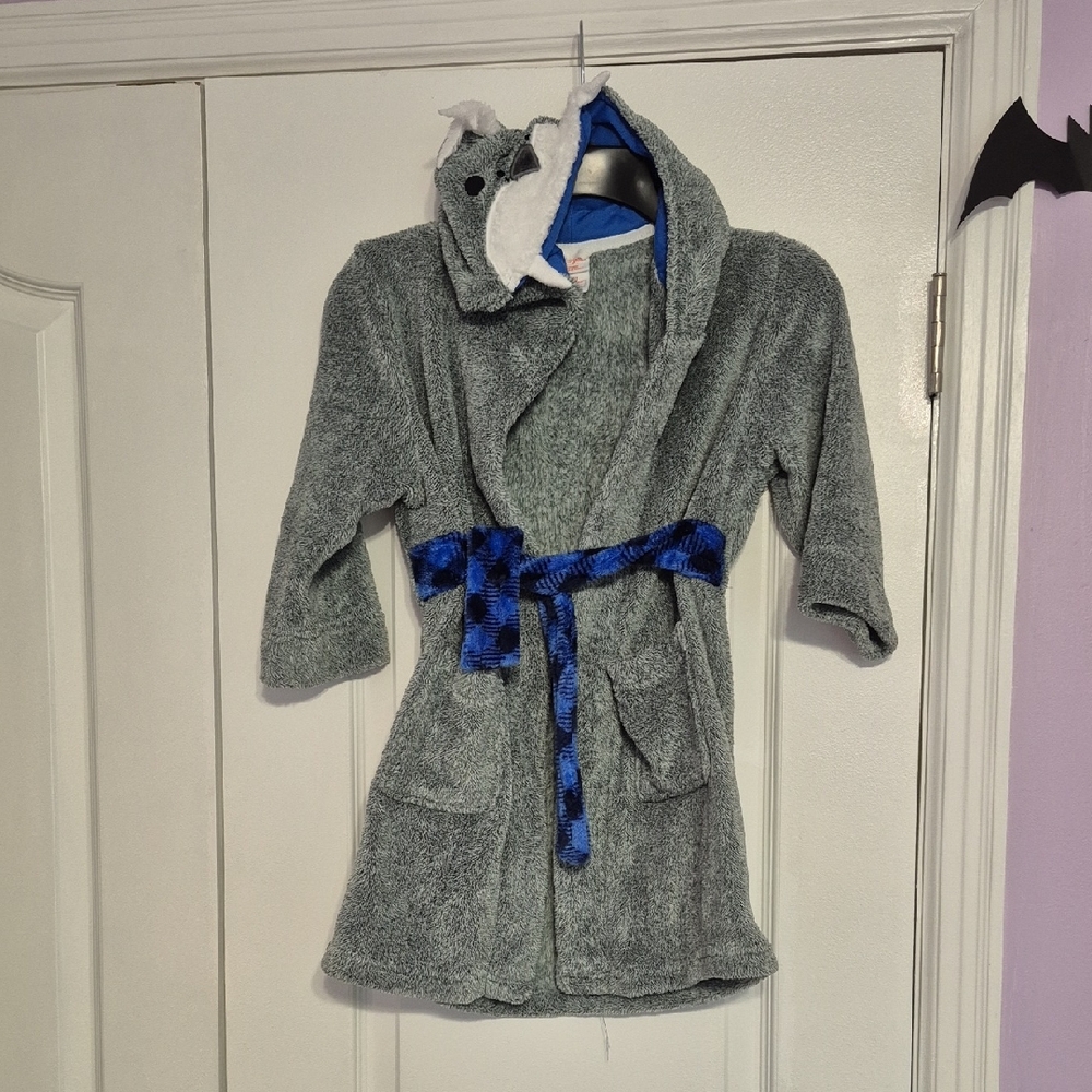 CAT & JACK Gray Walrus Hooded Bathrobe with Blue Belt